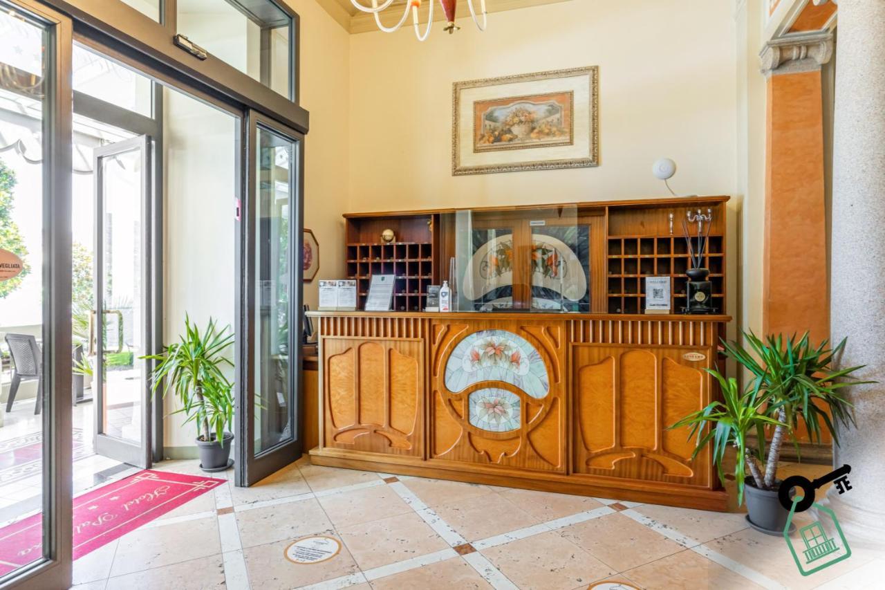 Hotel Rooms Lago Maggiore Verbania Kültér fotó